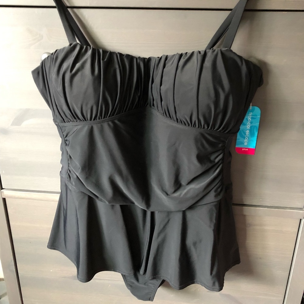 Black Swim Suit: 24w-new with tags